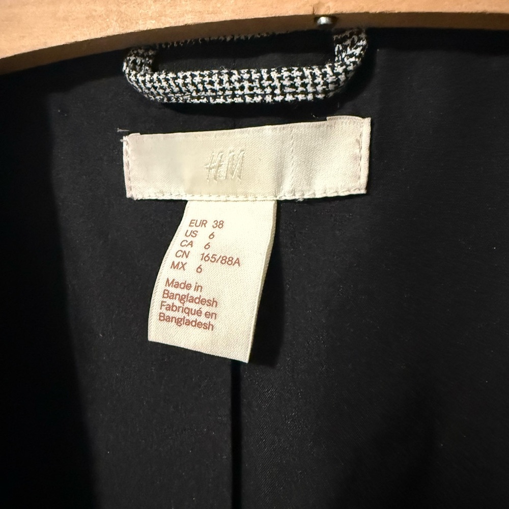 H&M Elegant Black & White Suit Jacket - Picture 4 of 4